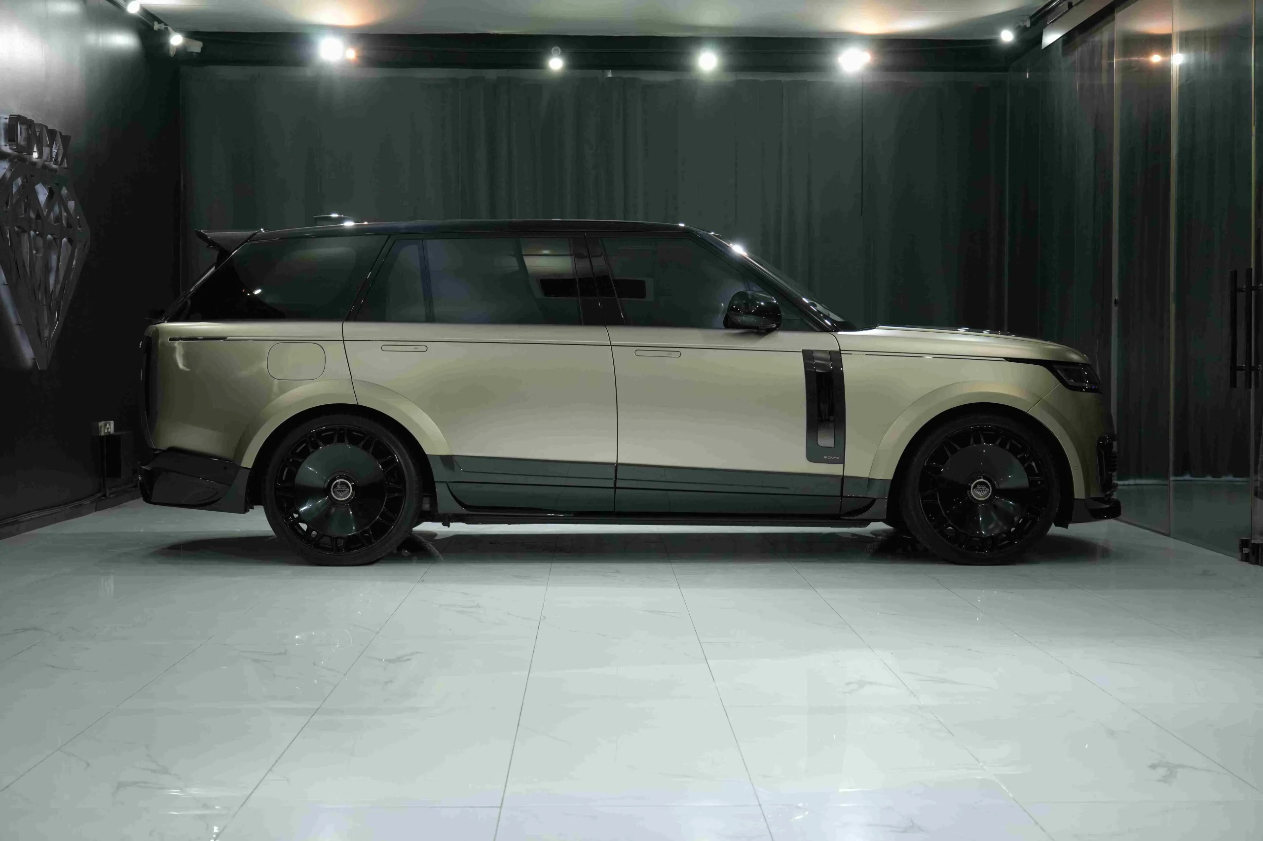 Land Rover Range Rover Aspen SVX Shadow Edition Onyx Concept for sale in dubai (7)